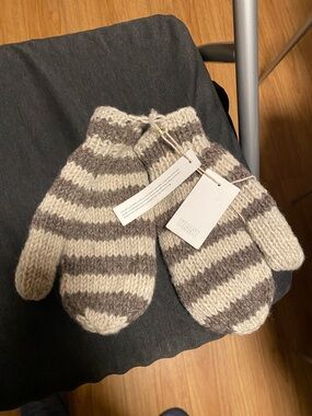Toast Striped Wool Mittens in Cream & Gray
